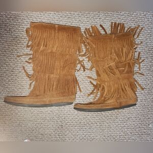 Minnetonka fringe boots